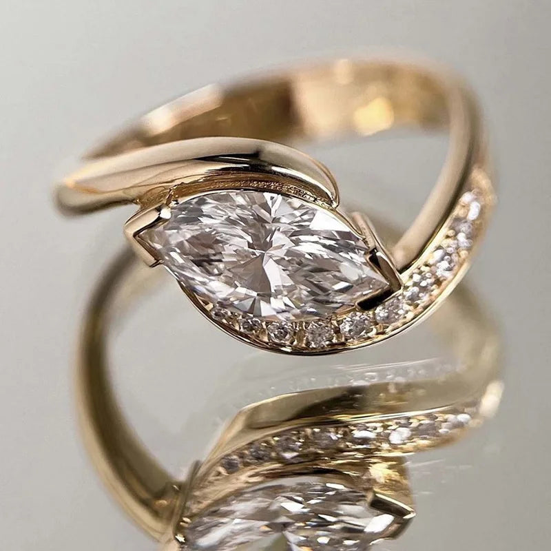 Marquise Cut Moissanite Ring 5x10mm - 925 Silver 18K Guldplätering