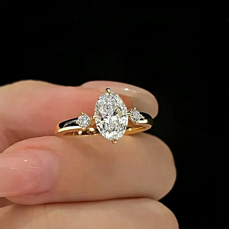 Damring i 925 Silver med 2ct Oval Cut Moissanite