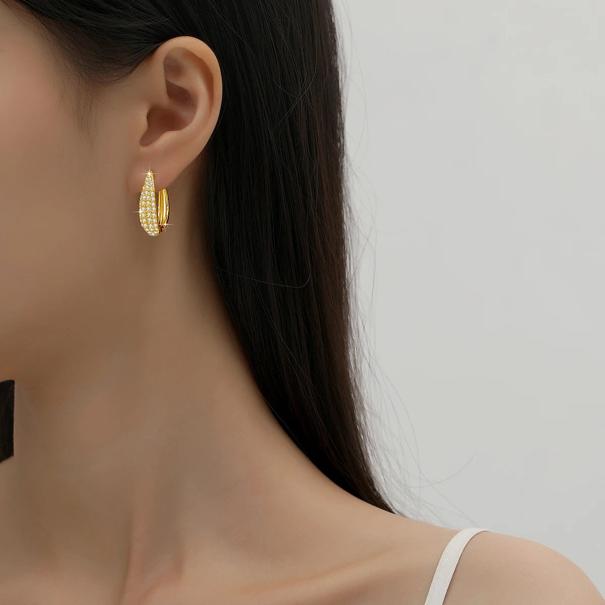 Moissanite Hoop Örhängen U-form 18K Guldplätering