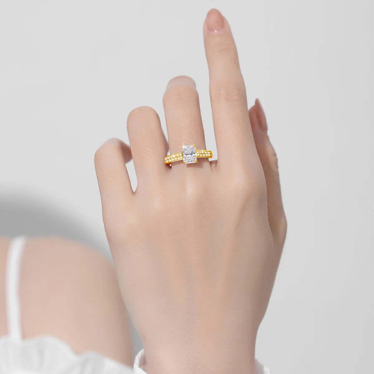 Förlovningsring Moissanite 2ct Emerald Cut 925 Silver