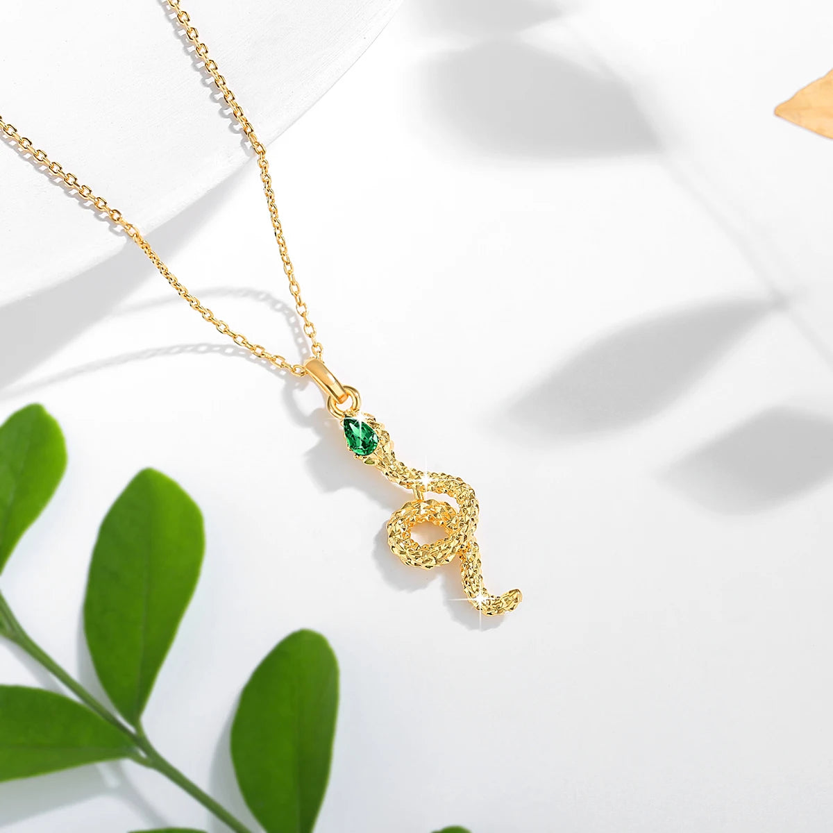 Halsband i Äkta 18K Guld med Smaragd - Ormhänge