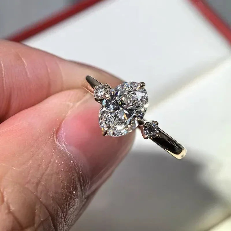 Damring i 925 Silver med 2ct Oval Cut Moissanite